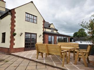 4 Bed in Uplowman 60110 - Uplowman - 0