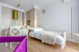 Golden Wings Warszawa by Aparo -- Metro Lazurowa, Cicha Okolica, Nowy Apartament, Taras, Łóżeczko dla dziecka, Nowoczesne Bemowo - Varsavia - 1