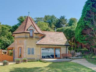 2 Bed in Cowes IC018 - Cowes - 0