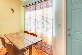 Ideally Located Tucson Townhome 2 Mi to Downtown! - Tucson - 2