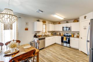 Welcoming Bullhead City Home with Pool and Game Room! - 4