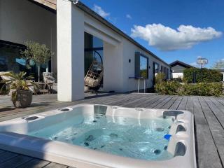 Villa med jacuzzi - Hørning - 0