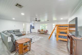 Waterfront Lake Eufaula Home Dock and Beach Access! - Texanna - 6