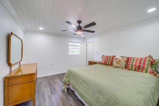 Waterfront Lake Eufaula Home Dock and Beach Access! - Texanna - 1