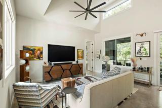 Stylish East Austin Home - 2BR-BBQ-Close to DT - 8