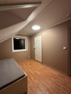 Holiday Room - - 5