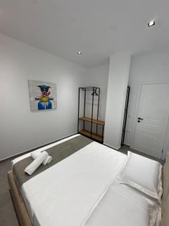 Riverside Villa - 3