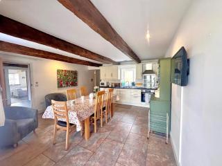 4 Bed in Abergavenny 90003 - Gilwern - 5
