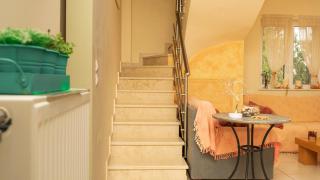 Evelyn's House - Artemida - 1