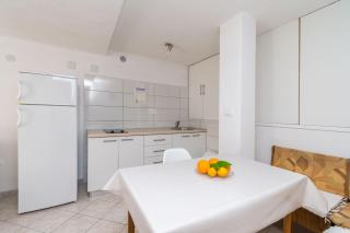 Apartments Teresa - Seget Vranjica - 4