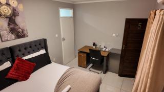Bungalow Guest House Phase 4 - Gaborone - 7