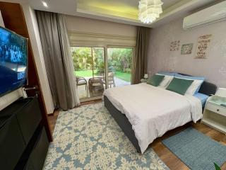 Top rated 1 BR with private garden in Karma Sheikh Zayed - only families & single travelers - 0