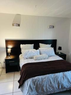 Hartbeespoort Mountain Resort & Confrence Centre - Hartbeespoort - 1