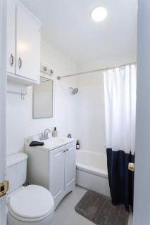 King Suite - 2min Walk to Beach Close to Downtown! - Oceanside - 2