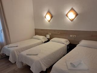 Hostal Casa Torrent - Canet de Mar - 8