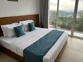 360 Viewpoint by Queens Mount - Kandy - 0