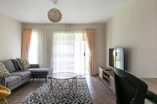 Apartment by Mall of Africa - Midrand - 0