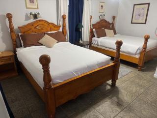 Trail Riders Inn -Bunkhouse - Tombstone - 6
