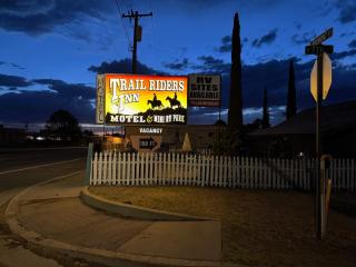 Trail Riders Inn -Bunkhouse - Tombstone - 2