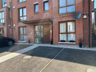 NITB certified Spacious Top Floor Apartment city bound - Belfast - 8