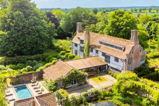 Spectacular thousand year old Medieval manor house - Flemings Hall - Ipswich - 0