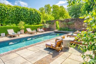 Spectacular thousand year old Medieval manor house - Flemings Hall - Ipswich - 8