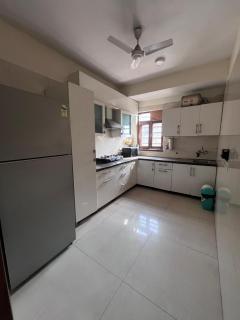 Specious 3BHK Apartment with Balcony relaxing vibe - Jāmb - 8