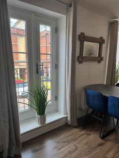 Town centre abode with gated parking - Shrewsbury - 2