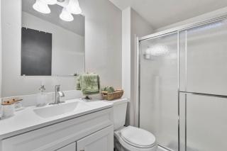 Near GC Train-1Acre-Wifi-Kitchen-King-Parking-Yard - 2