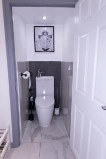 Cosy 3 Bed House in Quiet Neighbourhood - Free Parking - Londra - 4