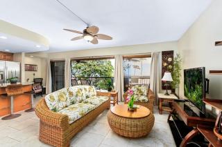 Big Island Kona Plaza 301 by Coldwell Banker Island Vacations - 5