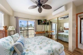 Big Island Kona Plaza 301 by Coldwell Banker Island Vacations - 2