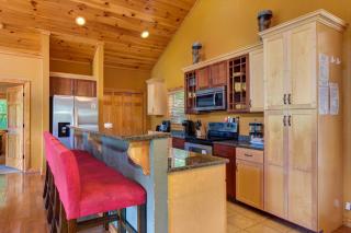 Golden Oak Lodge by Stony Brook Cabins - 7