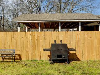 Seven Pines Retreat Peaceful, Stocked Home in White Hall - Pine Bluff - 5