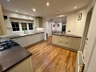Large detached home in Stamford - - 9