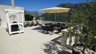 PENTHOUSE STOLIV New SPA-POOL Villa is located 5m from the sea, Exclusive Terrace,Private Jetty wih Sunbeds, Pebble Beach, Secluded location Total area 375m2 at your disposal - Kotor - 7
