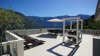 PENTHOUSE STOLIV New SPA-POOL Villa is located 5m from the sea, Exclusive Terrace,Private Jetty wih Sunbeds, Pebble Beach, Secluded location Total area 375m2 at your disposal - Kotor - 6