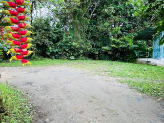 Hda San Vicente Yellow House Trails & Lodge - Mindo - 4