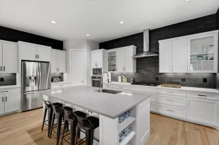 Modern Luxury Townhouse - Uptown & Attractions - 6