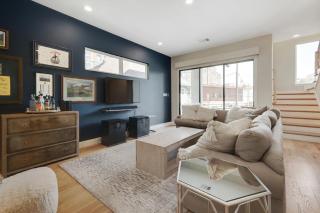 Modern Luxury Townhouse - Uptown & Attractions - 5