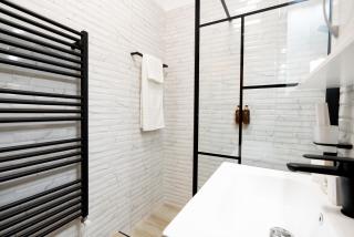 Soni Exclusive 286 Studio Plaza with Private Parking & Self Check-in - Bucarest - 6