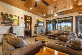Mountain Aqua Lodge by Venture Smoky Mountains - 2