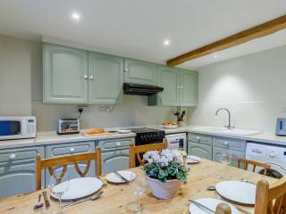 3 Bed in Whitcombe DC089 - - 3