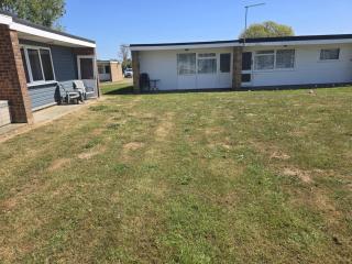 62 M&T Chalets , 2 bed detached chalet Florida holiday park Hemsby - Hemsby - 7