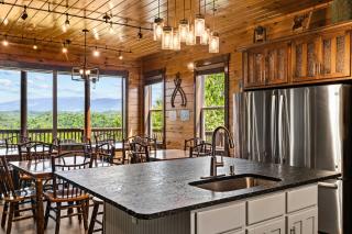 Mountain Splash Lodge by Venture Smoky Mountains - 1