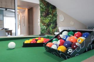 Verdun Centre - Full climatisation - 3 chambres - 7 couchages - 10 personnes - Parking Proche - Terrain 800m2 - Balnéothérapie - Air de jeux extérieurs - TOP CONFORT - Géré par PrestaZen'Services - Verdun-sur-Meuse - 7