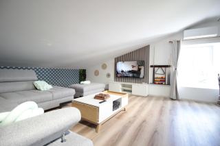 Verdun Centre - Full climatisation - 3 chambres - 7 couchages - 10 personnes - Parking Proche - Terrain 800m2 - Balnéothérapie - Air de jeux extérieurs - TOP CONFORT - Géré par PrestaZen'Services - 2