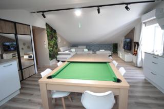 Verdun Centre - Full climatisation - 3 chambres - 7 couchages - 10 personnes - Parking Proche - Terrain 800m2 - Balnéothérapie - Air de jeux extérieurs - TOP CONFORT - Géré par PrestaZen'Services - Verdun-sur-Meuse - 6