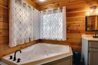 Old Oak View by Venture Smoky Mountains - 4