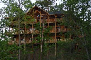 Parkview Mansion by Venture Smoky Mountains - Gatlinburg - 6